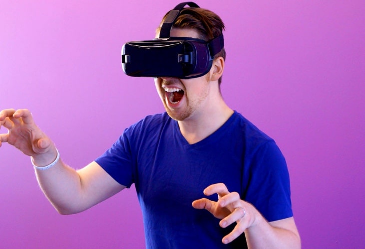 man playing in vr